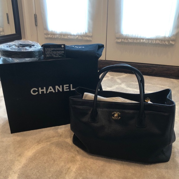 CHANEL Handbags - Authentic CHANEL Cerf Tote